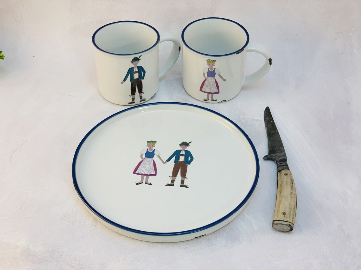 Frühstücksteller blauer Rand mit einem Trachtenpaar, Dessertteller