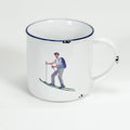 Keramiktasse im Emaille- Look 460 ml,  mit einem Tourengeher - Bild 1