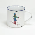 Vintage Keramiktasse im Emaille-look mit einem Skifahrer Mädchen