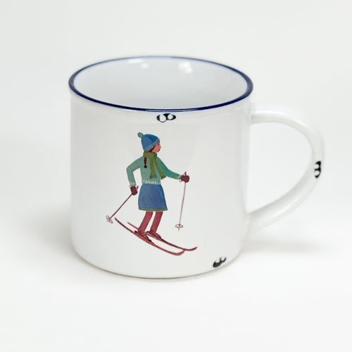Vintage Keramiktasse im Emaille-look mit einem Skifahrer Mädchen