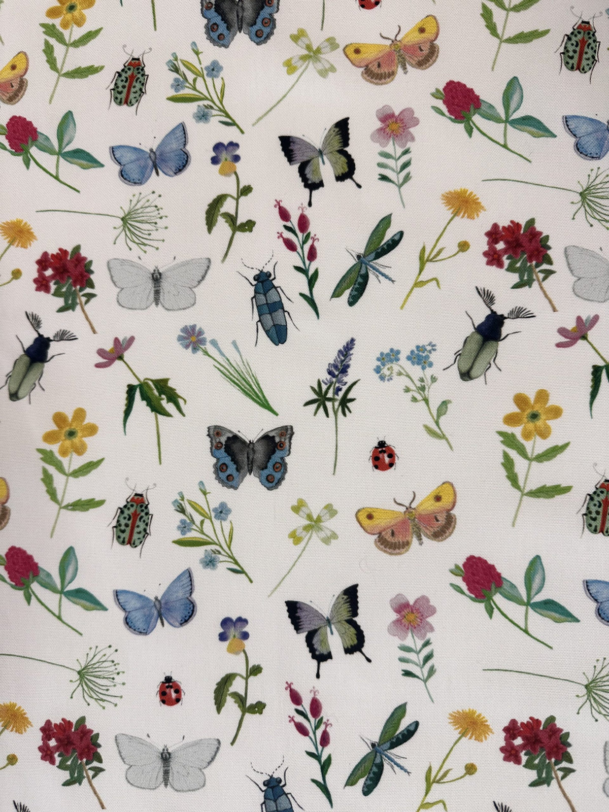 Produkt mit Geskirrtuch mit Blumen, Geskirrtuch mit Blumen, Produkt, Winterkollektion, Barbara's Porzellanwerkstatt