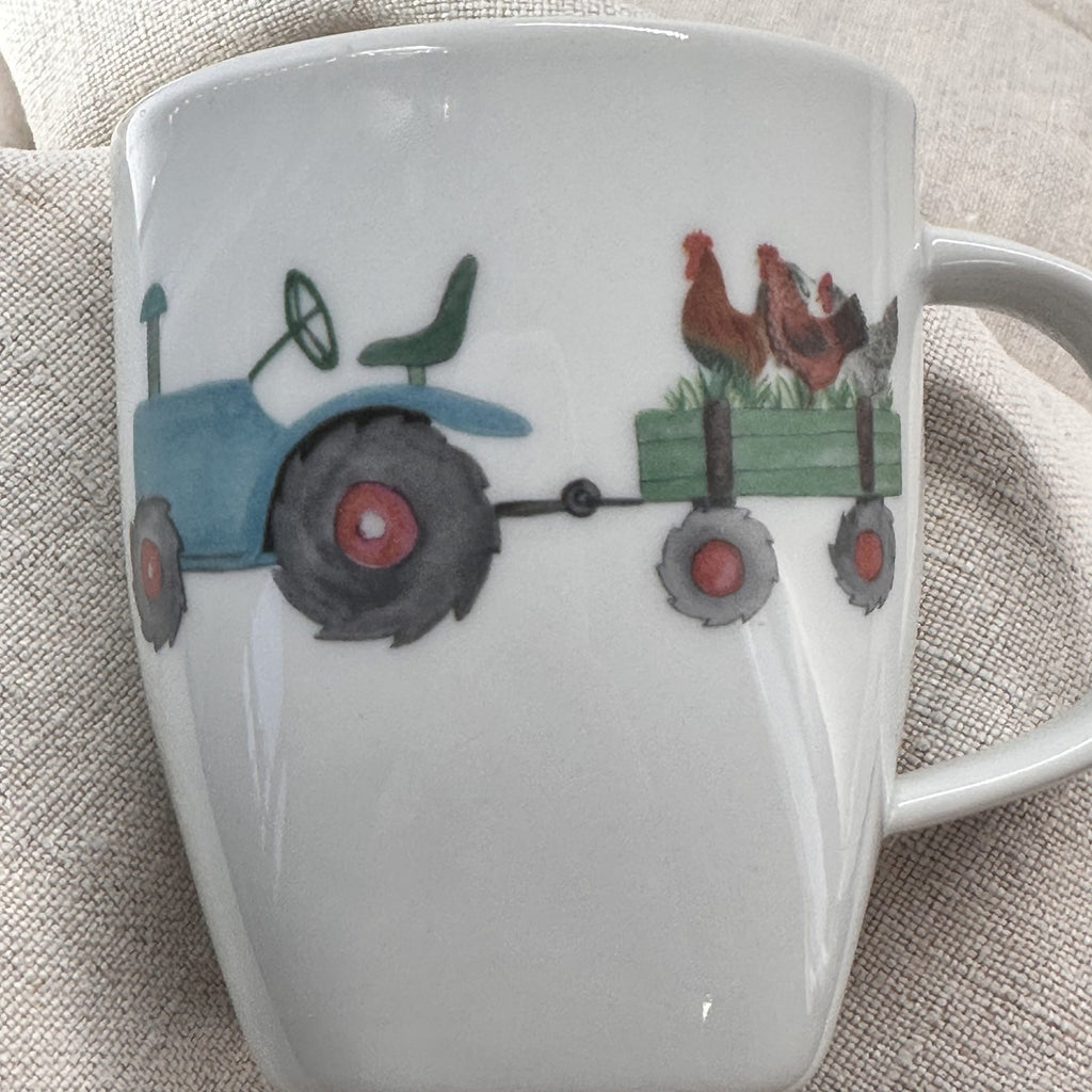 Produkt mit Kindergeskirr mit einem Traktor und Tieren, Kindergeskirr mit einem Traktor und Tieren, Produkt, Winterkollektion, Barbara's Porzellanwerkstatt